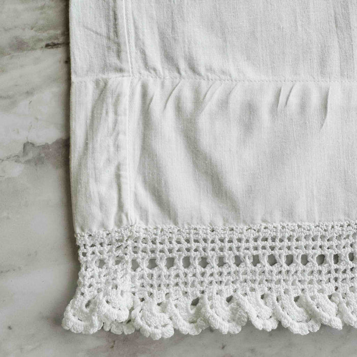 Close-up of out-of-square pillowcase seam