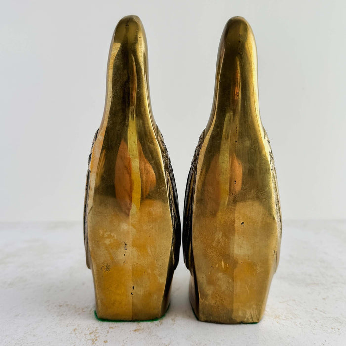 Backs of swan bookends
