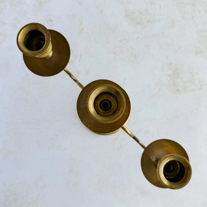 3-candle candelabra - top-down view of sockets